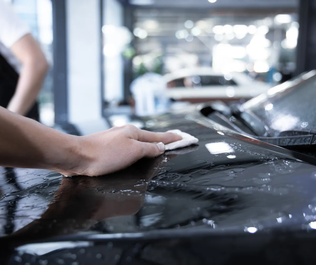 Preparación y limpieza de superficie antes de aplicar pintura